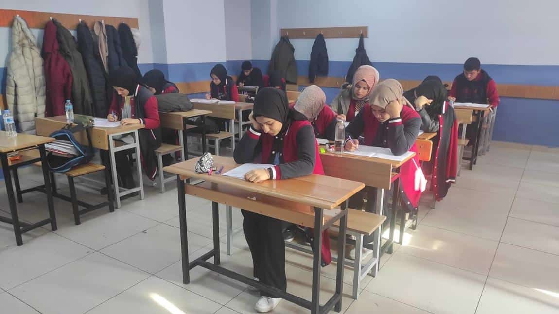 Okulumuzda 12. Sınıf Öğrencilerine Yönelik, 12.12.2023 Tarihinde Deneme Sınavı Yapıldı